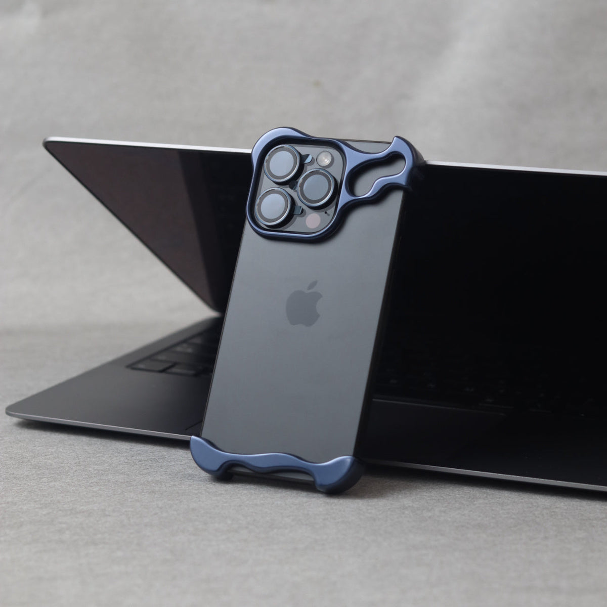 Apple16-12 special-shaped zinc alloy, metal corner pads, simple anti-fall bare metal feel, lens protection